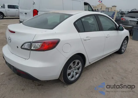 2010 Mazda Mazda3 I Sport из США, поврежденный, VIN JM1BL1SF2A1171321